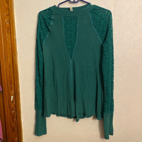 ⚡️NWT FREE PEOPLE Green lace panel long sleeve⚡️ - Picture 6 of 10